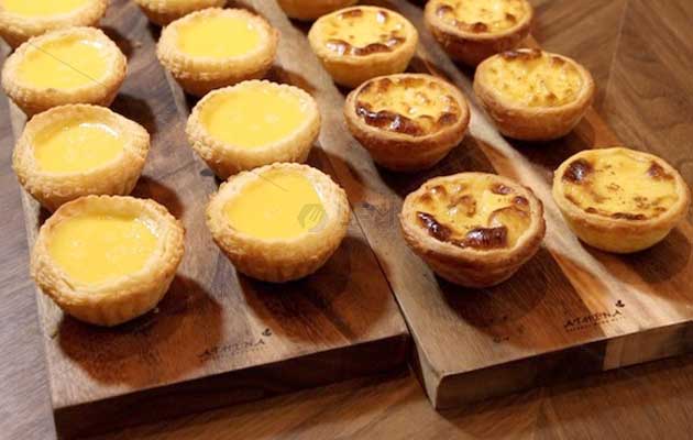 Egg tart making machine